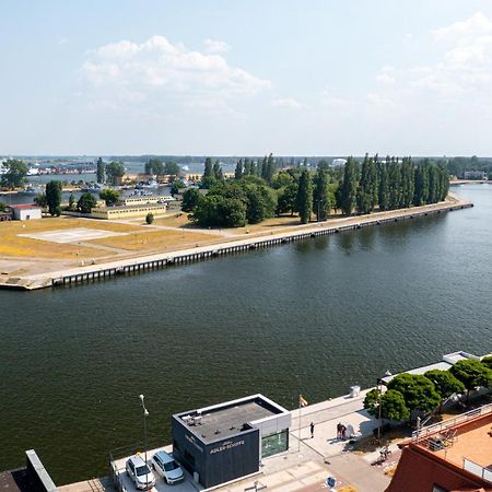 Apartament Z Widokiem Na Port - Visitopl Swinoujscie Bagian luar foto