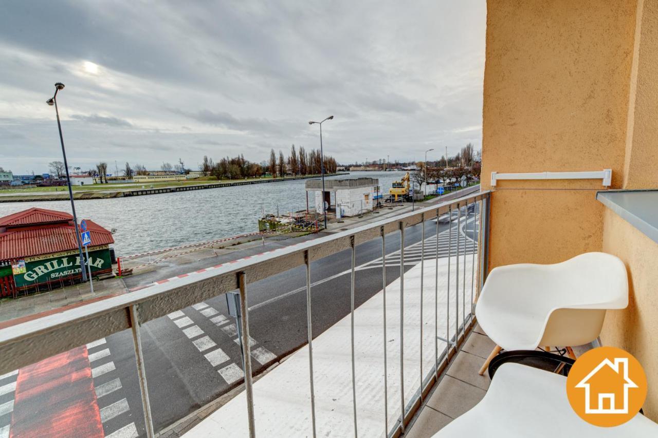 Apartament Z Widokiem Na Port - Visitopl Swinoujscie Bagian luar foto